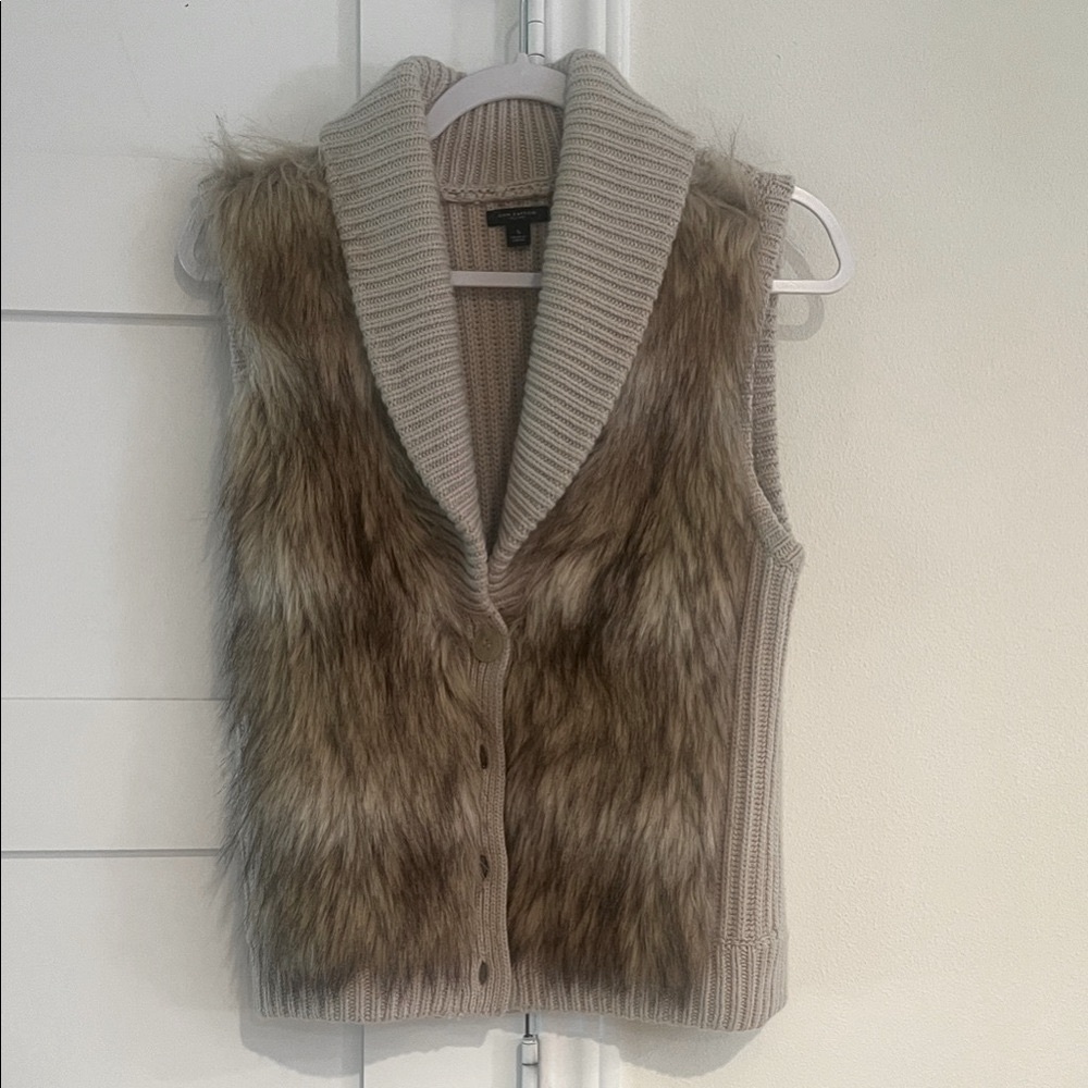 Women's Ann Taylor Tan Brown Faux Fur Vest Sweater Size Small EUC